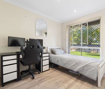 For Lease: Spacious Family Home in a Quiet Cul-de-Sac at Edens Land... - Photo 5