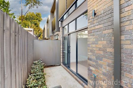 A Masterclass in Contemporary Elegance – Brand New Architecturally Designed 2 Bedroom Townhouse - Photo 2