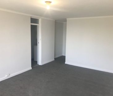 Unfurnished Apartment Overlooking the Swan River&excl; - Photo 1