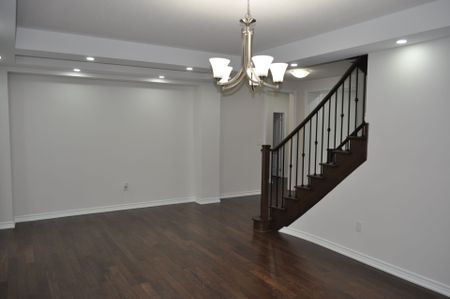 For Lease - 307 Reg Harrison Trail, Newmarket, Ontario - Photo 3