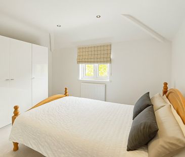 York Road, Weybridge, Surrey, KT13 9DT - Photo 4