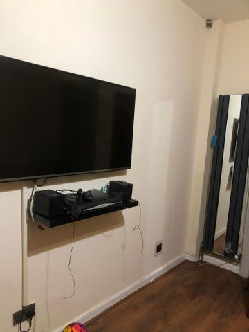 4 bedroom terraced house to rent - Photo 5