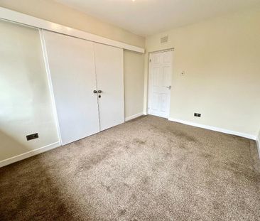 3 bedroom flat to rent - Photo 6