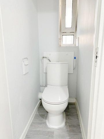 4 bedroom flat share to rent - Photo 4