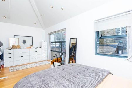Large studio space with balcony and roof terrace in the heart of Bethnal Green - Photo 5