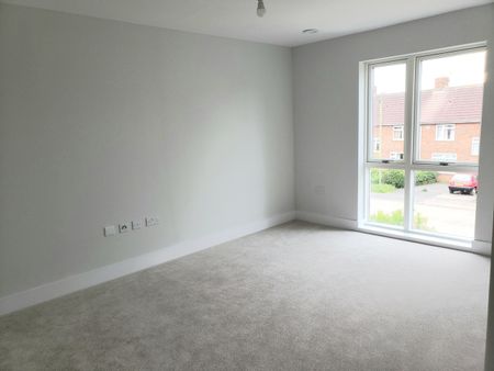 4 Bed Semi-Detached House, Bristol, BS10 - Photo 2
