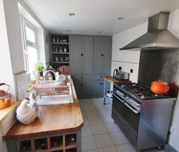 2 bedroom terraced house to rent - Photo 3