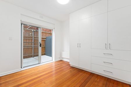 Boutique “Belleview” – Stylish Ground-Floor Living in Elwood - Photo 4