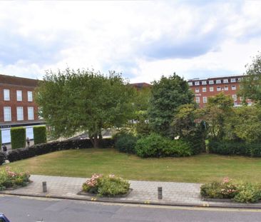 1 bedroom Apartment - Stonebank, Welwyn Garden City - Photo 2