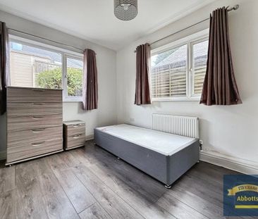 Greenstead Road, Colchester - Photo 3