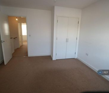 3 bedroom terraced house to rent - Photo 6