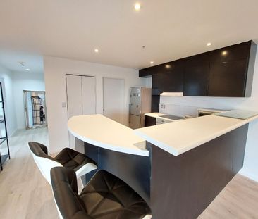 Recently Renovated Apartment - Photo 4