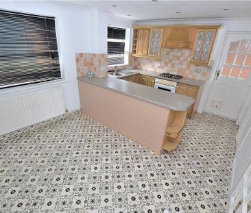 3 bedroom detached house to rent - Photo 5