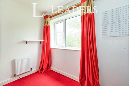 4 bedroom house to rent Comet Avenue, Newcastle, ST5 - Photo 3