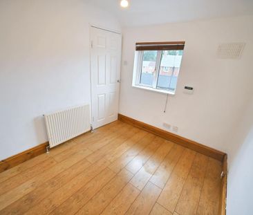 4 bedroom end of terrace house to rent - Photo 4
