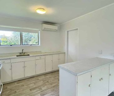 Newly Refurbished Two Bedroom - Photo 4