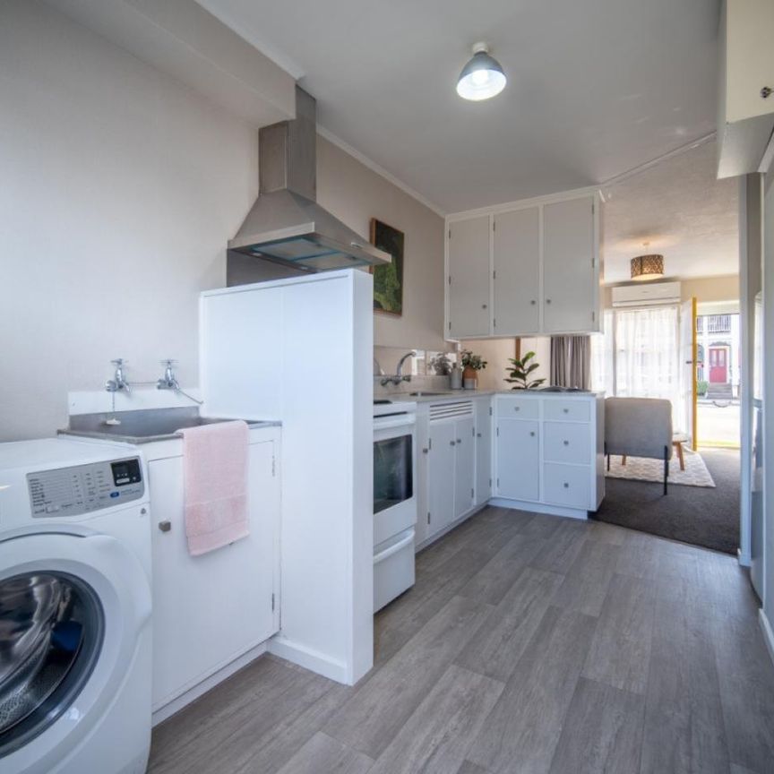 Stylish and low maintenance - Photo 1