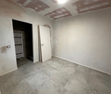 Volledig gerenoveerd energiezuinig 1 slpk appartement. - Photo 2