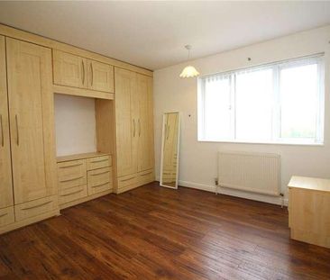 Milton Drive, Borehamwood, Hertfordshire, WD6 - Photo 5