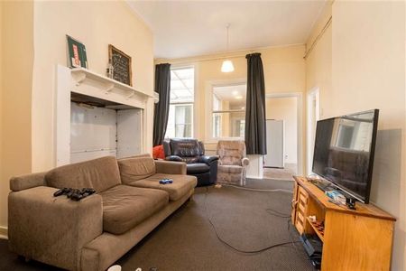 The Lakehouse - 3 Bedroom Flat - Photo 2