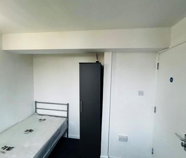 1 bedroom in a house share to rent - Photo 6