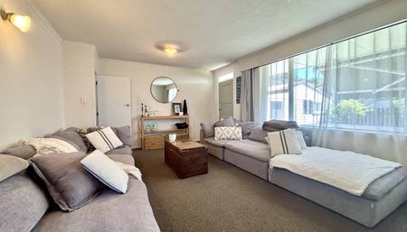 Three bedroom home ready in time for Christmas! - Photo 4