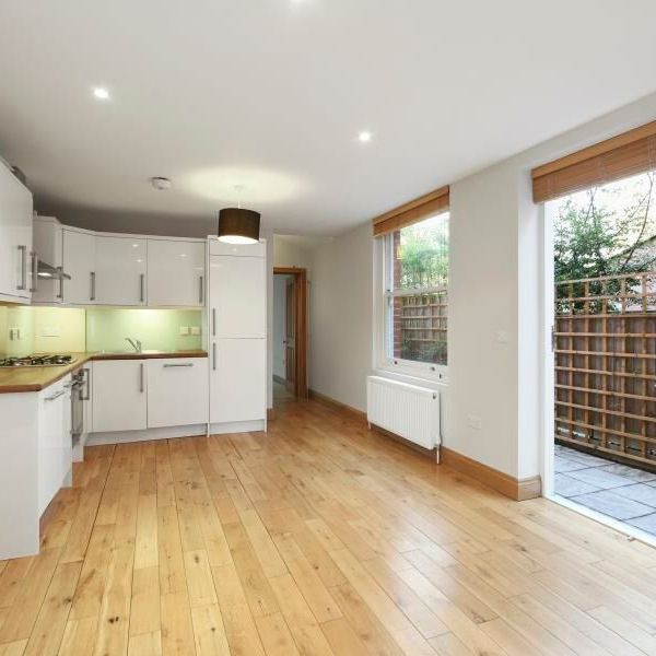 2 Bedroom Flat To Let - Photo 1