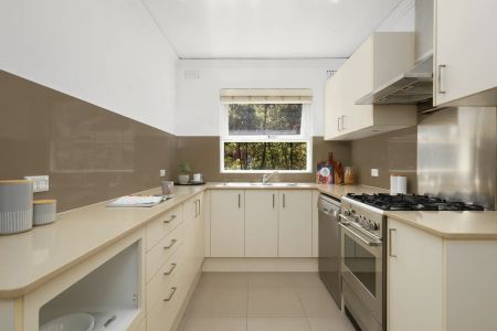 Classic Comfort and Convenience - Photo 4