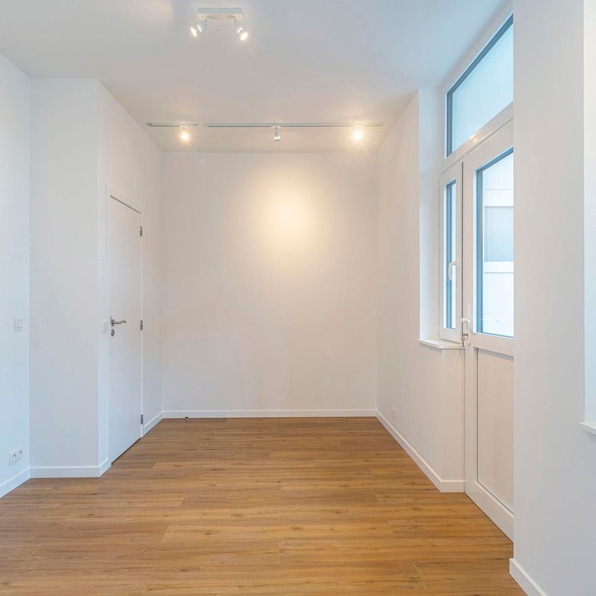 Magnifique appartement entièrement rénové avec balcon à 1180 Uccle - Photo 1