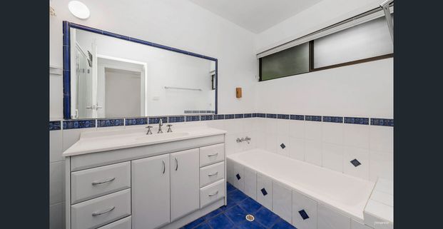 ELEVATED FAMILY SANCTUARY WITH POOL & LEAFY OUTLOOK - Photo 1