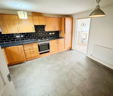 3 bedroom semi-detached house to rent - Photo 5