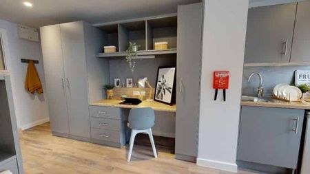 Bronze Studio - Photo 2