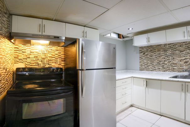 For Lease - 5209 Palomar Crescent, Mississauga, Ontario - Photo 1