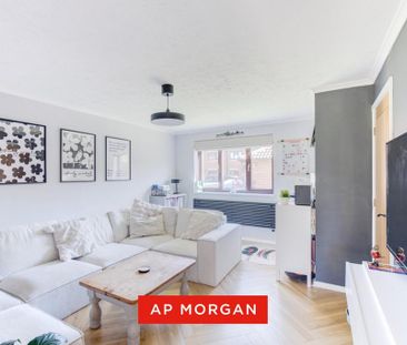 3 bedroom end of terrace house to rent - Photo 1