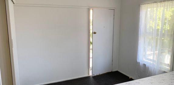 One Bedroom Unit In Prime Location - Photo 2