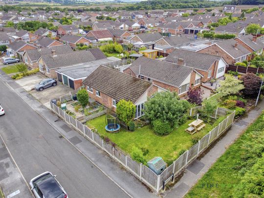 3 BEDROOM Bungalow - Detached - Photo 1