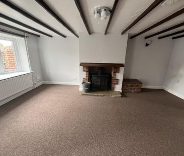 2 bedroom semi-detached house to rent - Photo 3