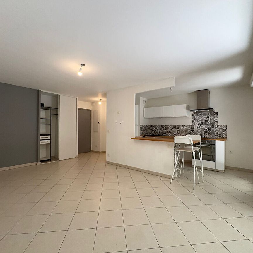 BD BOUYALA D'ARNAUD/MARS 12EME. Appartement type 2 en RDJ avec box - Photo 1