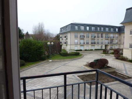 Location Appartement 5 pièces 102m² FONTAINEBLEAU 77300 - Photo 3