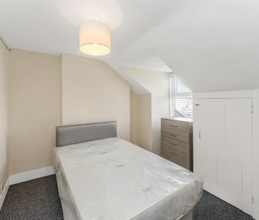 1 bedroom in a house share to rent - Photo 6