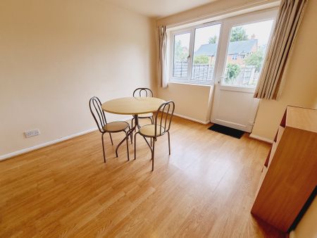 3 Bed Student Accommodation - Photo 2