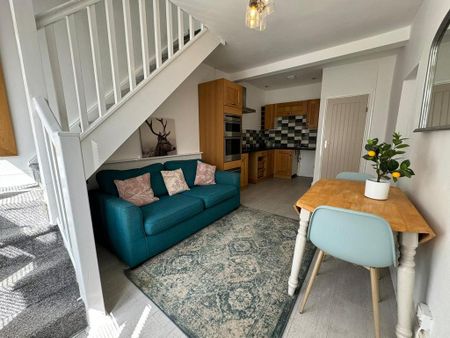 2 bedroom maisonette to rent - Photo 3