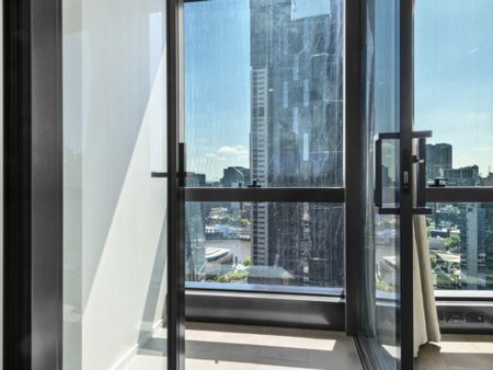 Modern Luxury Living in the Heart of Southbank - Photo 3