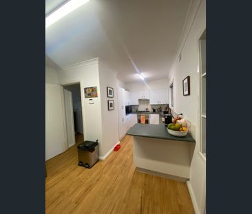 Cosy three bedroom house on large block with established garden. - Photo 3