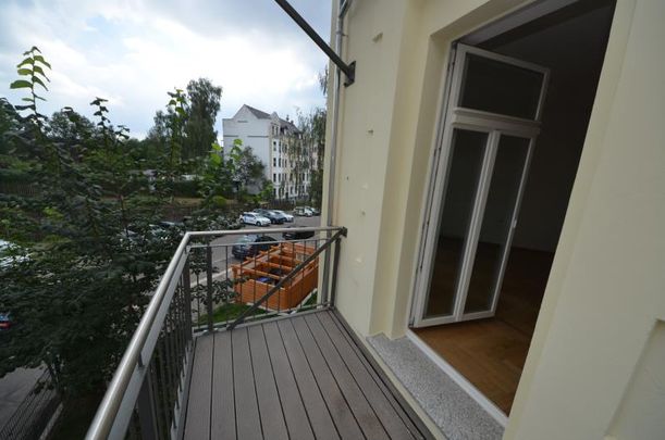 Sanierter Altbau mit Fußbodenheizung, Balkon und Parkett! - Foto 1