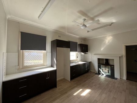 106 Flinders Terrace, Port Augusta - Photo 2