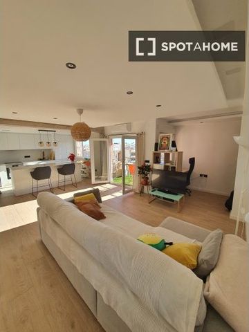 valencia, Valencian Community 46022 - Photo 2