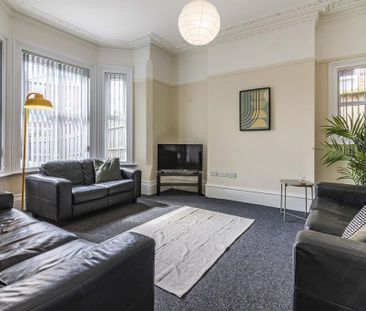 8 bedroom house to rent - Photo 1