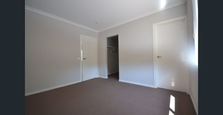 Modern & Low-Maintenance Home with Double Garage - Photo 4