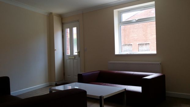 CASTELFORD, WF10, Castelford - Photo 1